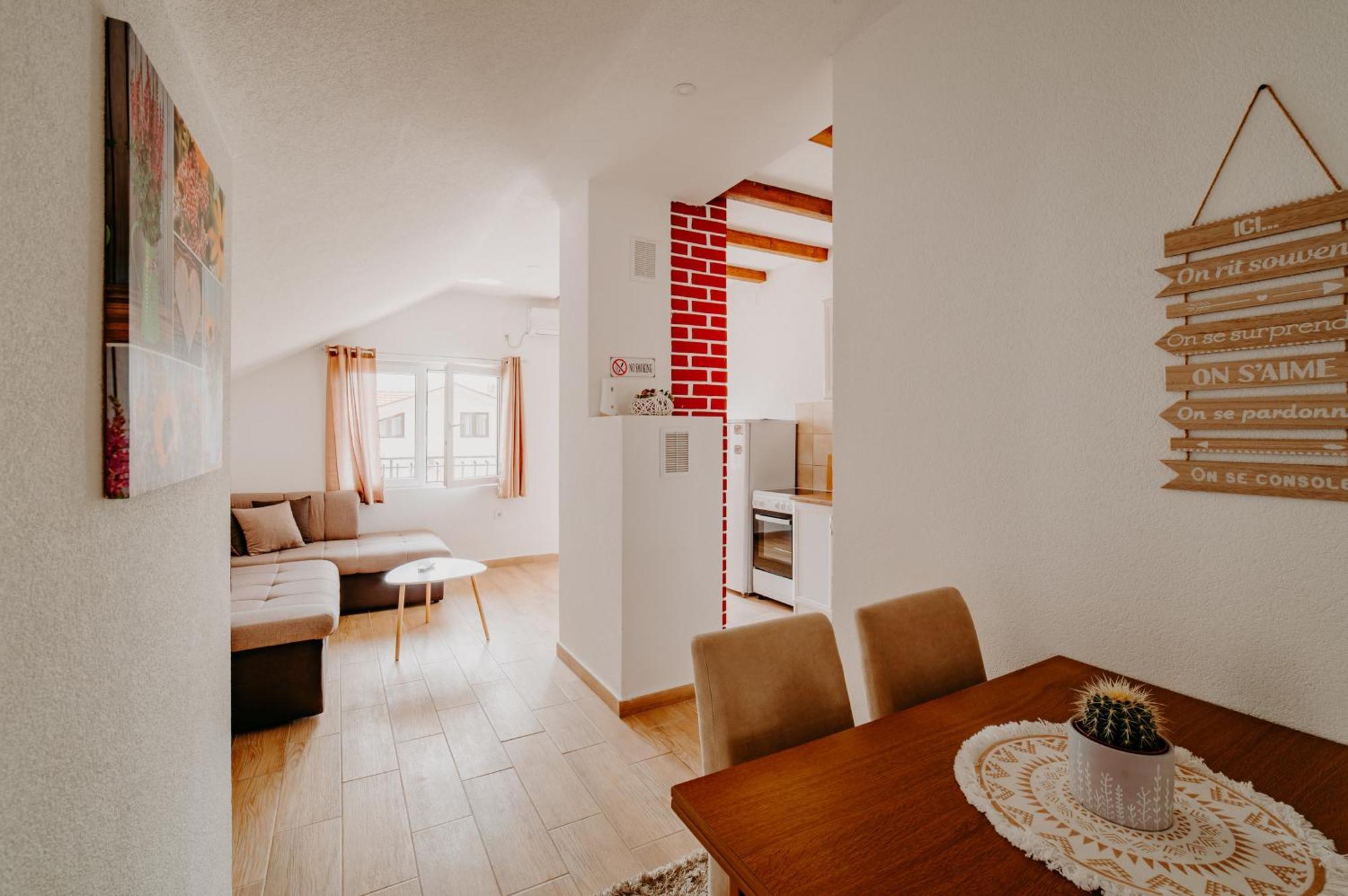 Apartment Andrea Kotor