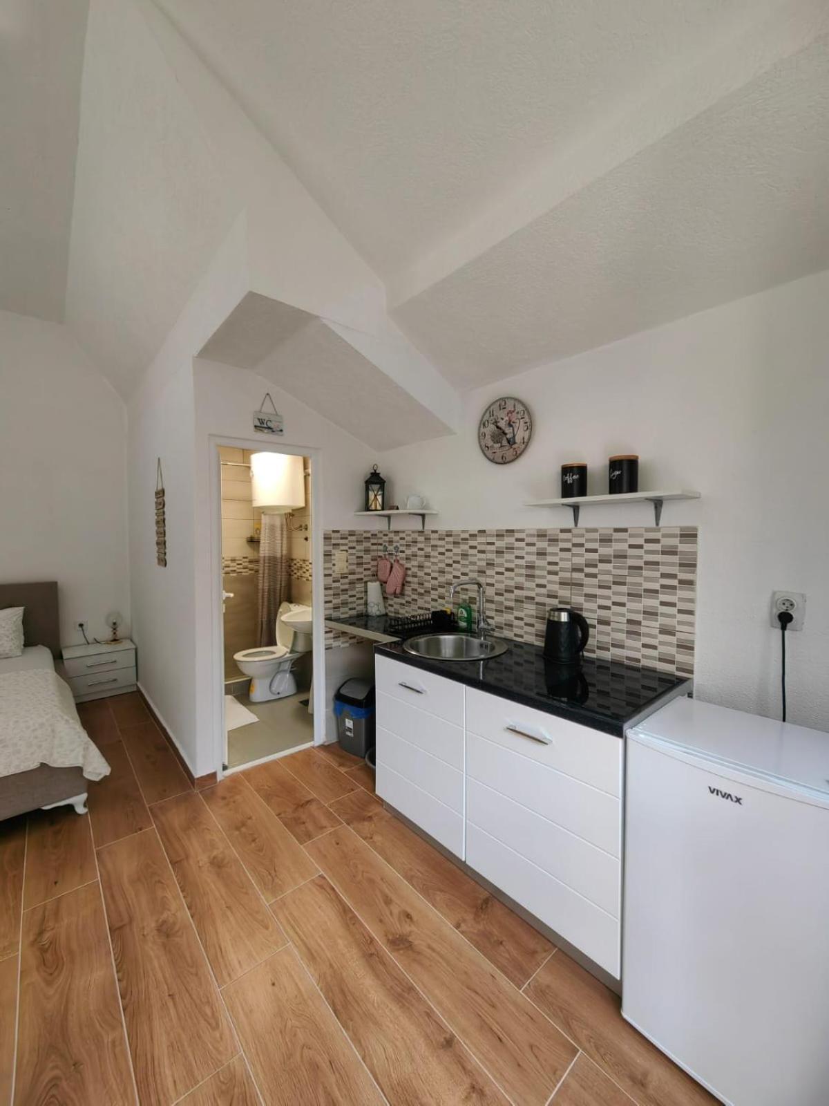 Apartment Andrea Kotor